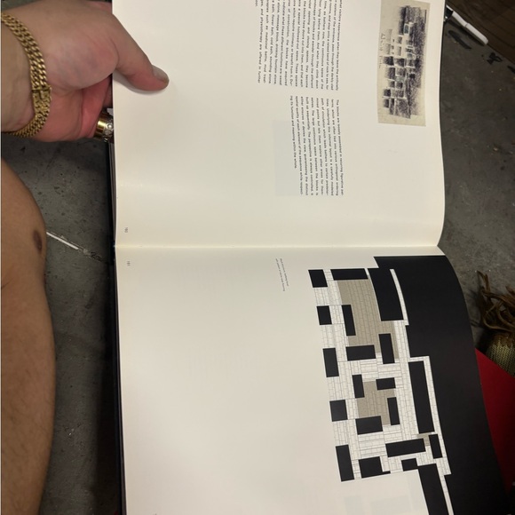 Peter Zumthor Works Architecture Book - Picture 2 of 3